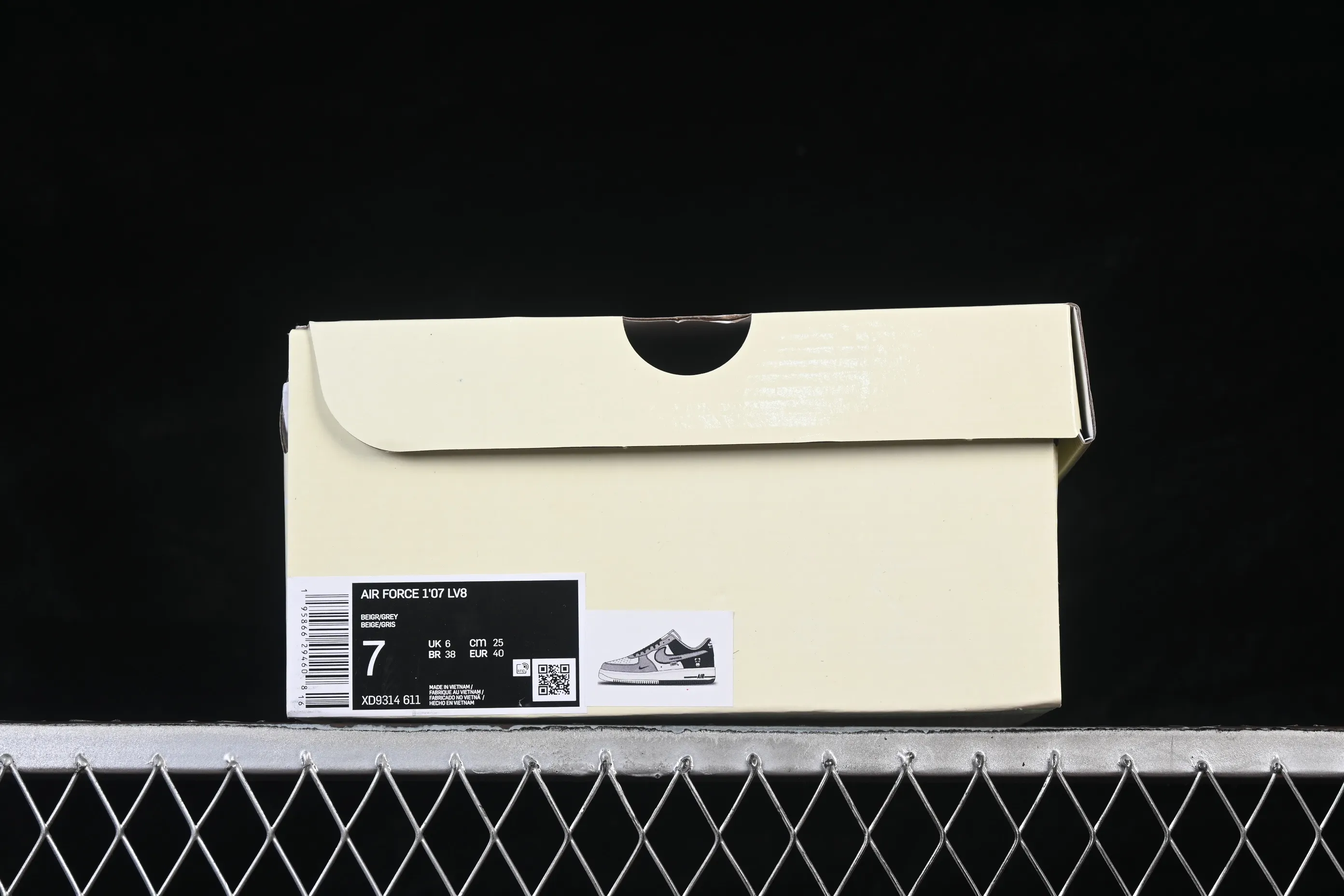 All categories Nk Air Force 1 Air Force series Nk Air Force 1 Low Air Force low-top Nike Air Force 1'07 Low Violent Bear joint black and gray stitching Air Force 1 low-top casual sneakers XD9314-611